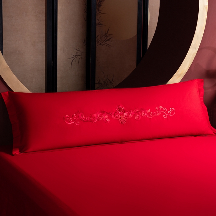 91家纺网 家纺一手货源 找家纺 慕她家纺 2026慕她大花工艺款全棉纯棉婚庆四件套大红色刺绣结婚床上用品 美丽红妆