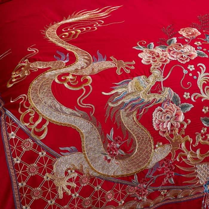 91家纺网 家纺一手货源 找家纺 慕她家纺 2026慕她大花工艺款全棉纯棉婚庆四件套大红色刺绣结婚床上用品 凤冠霞帔