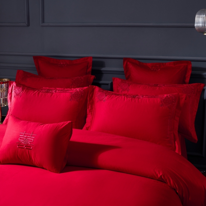 91家纺网 家纺一手货源 找家纺 慕她家纺 2026慕她大花工艺款全棉纯棉婚庆四件套大红色刺绣结婚床上用品 缔结良缘 红