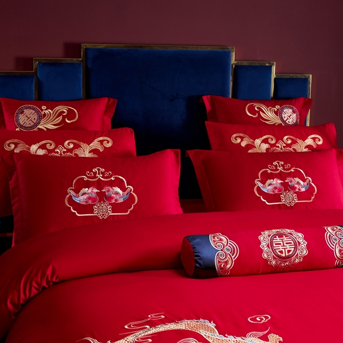 91家纺网 家纺一手货源 找家纺 慕她家纺 2026慕她大花工艺款全棉纯棉婚庆四件套大红色刺绣结婚床上用品 鸳鸯贺喜