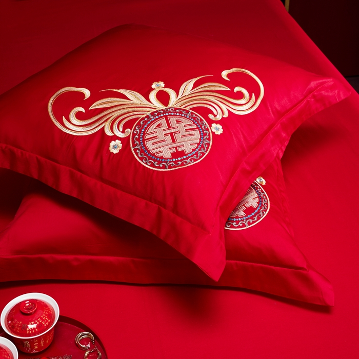 91家纺网 家纺一手货源 找家纺 慕她家纺 2026慕她大花工艺款全棉纯棉婚庆四件套大红色刺绣结婚床上用品 如愿