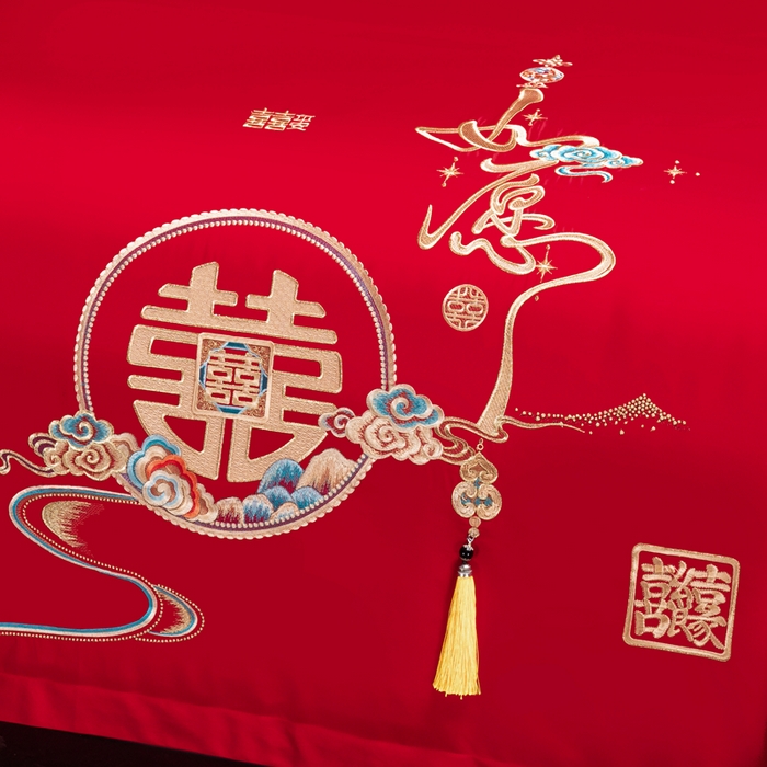 91家纺网 家纺一手货源 找家纺 慕她家纺 2026慕她大花工艺款全棉纯棉婚庆四件套大红色刺绣结婚床上用品 如愿