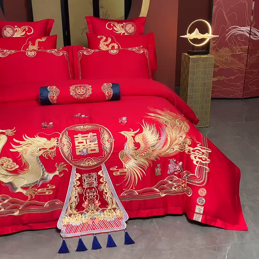 91家纺网 家纺一手货源 找家纺 慕她家纺 2026慕她大花工艺款全棉纯棉婚庆四件套大红色刺绣结婚床上用品 执手龙凤