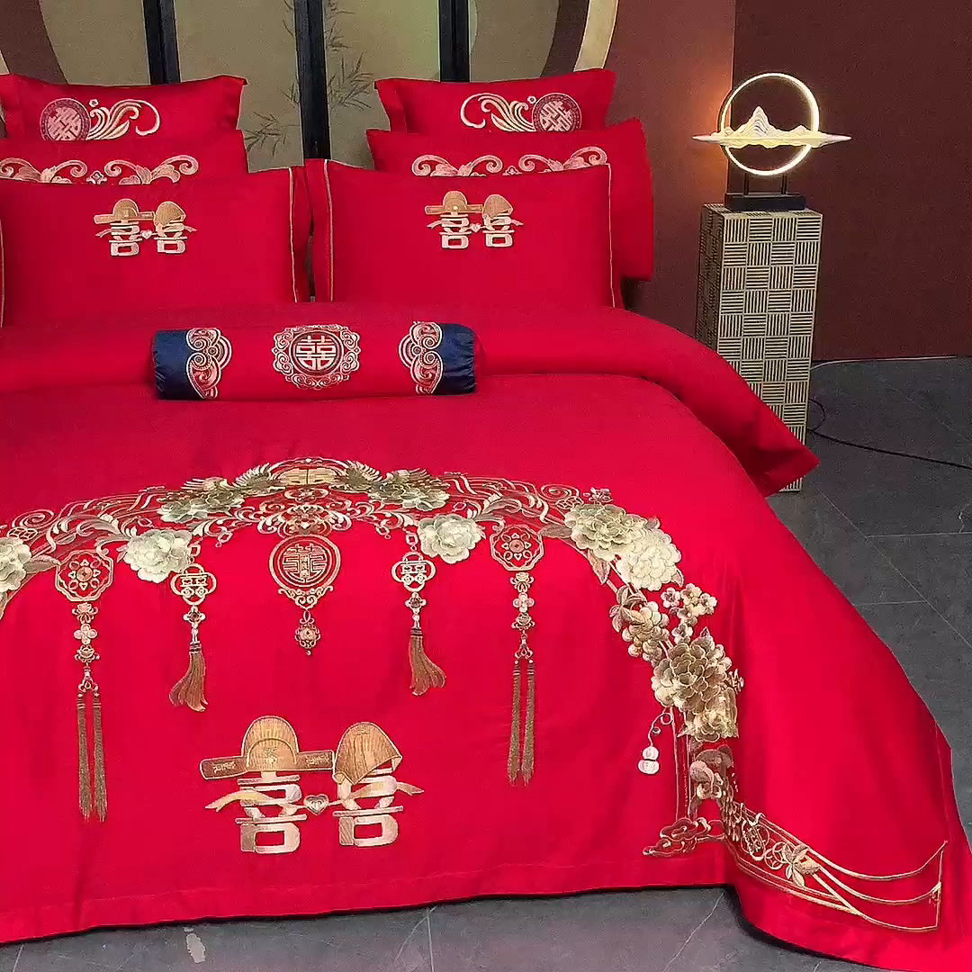 91家纺网 家纺一手货源 找家纺 慕她家纺 2026慕她大花工艺款全棉纯棉婚庆四件套大红色刺绣结婚床上用品 走进幸福 金