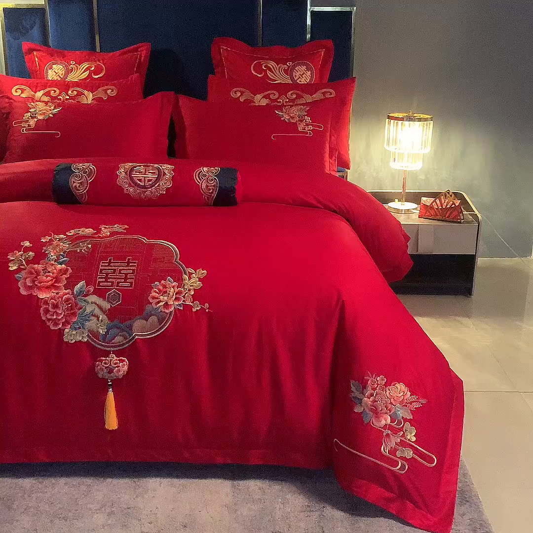 91家纺网 家纺一手货源 找家纺 慕她家纺 2026慕她大花工艺款全棉纯棉婚庆四件套大红色刺绣结婚床上用品 双喜临门