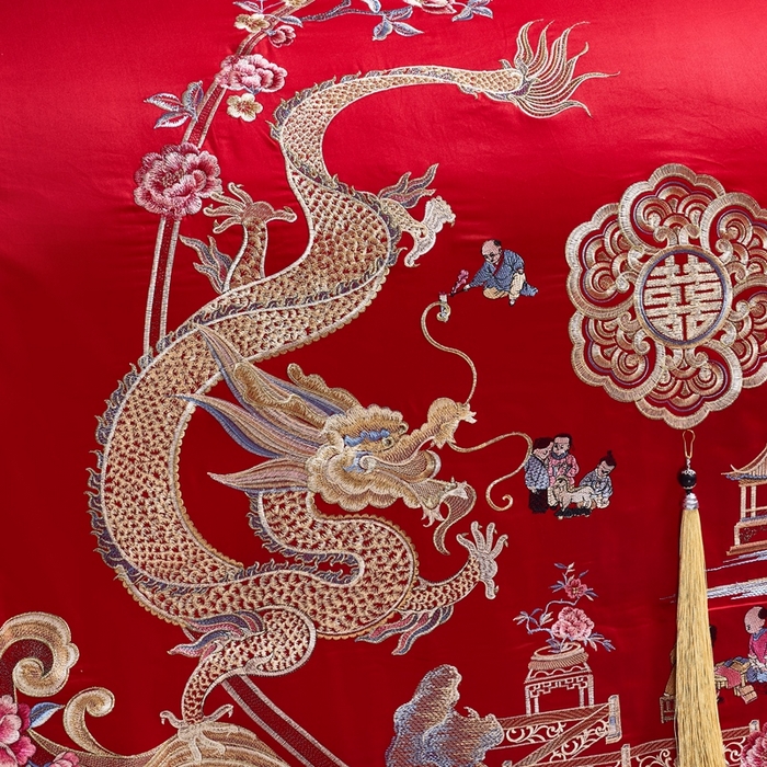 91家纺网 家纺一手货源 找家纺 慕她家纺 2026慕她大花工艺款全棉纯棉婚庆四件套大红色刺绣结婚床上用品 龙凤送子