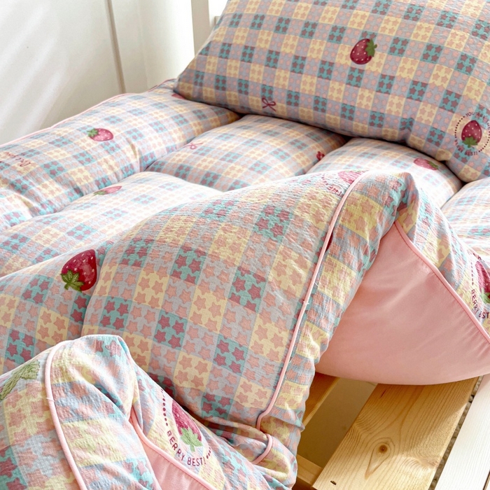 91家纺网 家纺一手货源 找家纺 小桃姐家纺 2025新款卡通床褥垫学生宿舍垫软床垫榻榻米床垫褥子铺盖 有草莓的地方