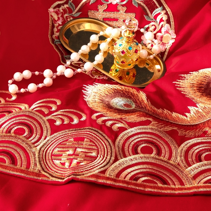 91家纺网 家纺一手货源 找家纺 慕她家纺 2026慕她大花工艺款全棉纯棉婚庆四件套大红色刺绣结婚床上用品 龙凤添喜