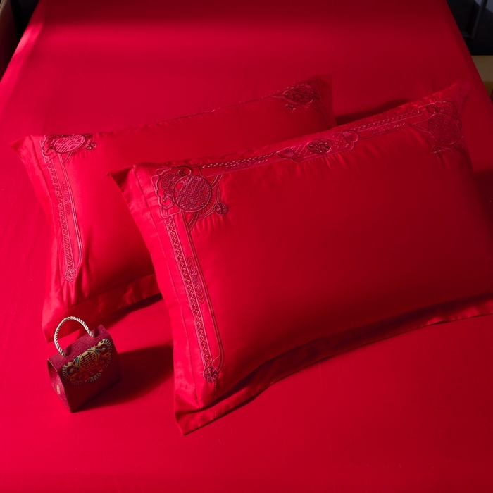 91家纺网 家纺一手货源 找家纺 慕她家纺 2026慕她大花工艺款全棉纯棉婚庆四件套大红色刺绣结婚床上用品 缔结良缘 红