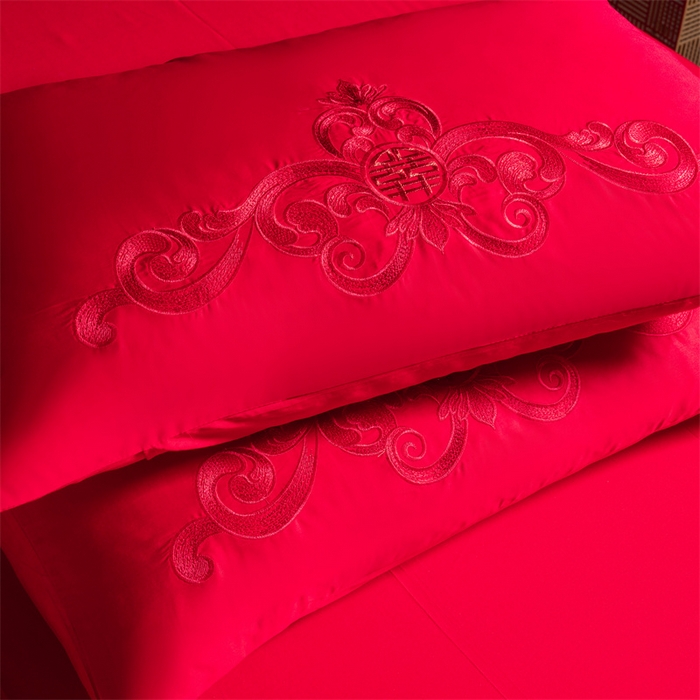 91家纺网 家纺一手货源 找家纺 慕她家纺 2026慕她大花工艺款全棉纯棉婚庆四件套大红色刺绣结婚床上用品 走进幸福 红