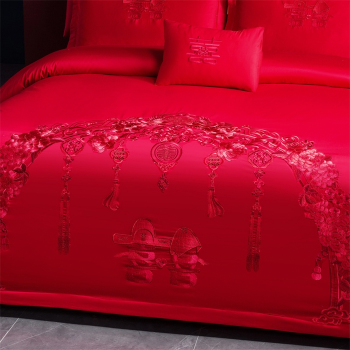 91家纺网 家纺一手货源 找家纺 慕她家纺 2026慕她大花工艺款全棉纯棉婚庆四件套大红色刺绣结婚床上用品 走进幸福 红