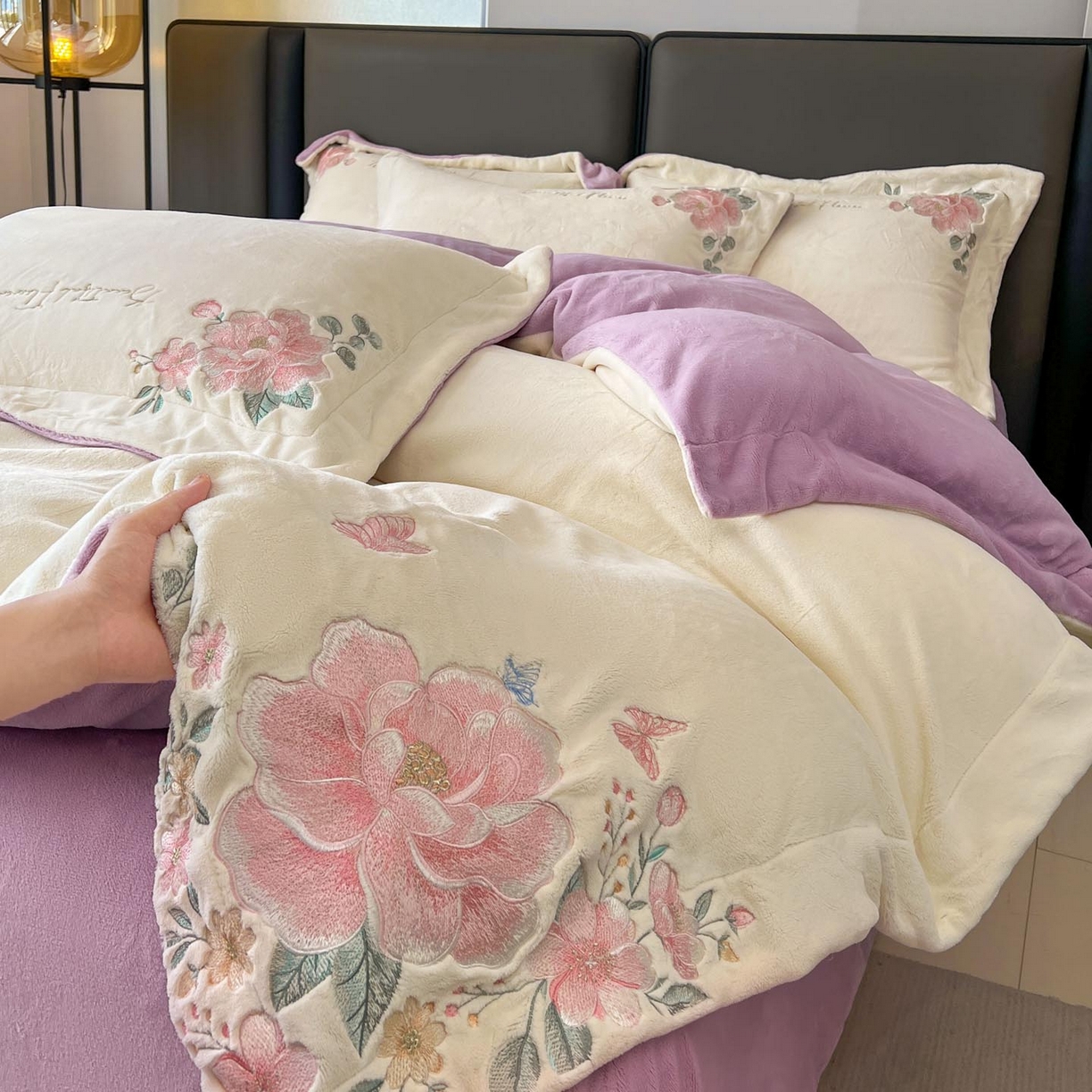 91家纺网 家纺一手货源 找家纺 （总）润锦云 2026新款牛奶绒刺绣四件套-花之韵