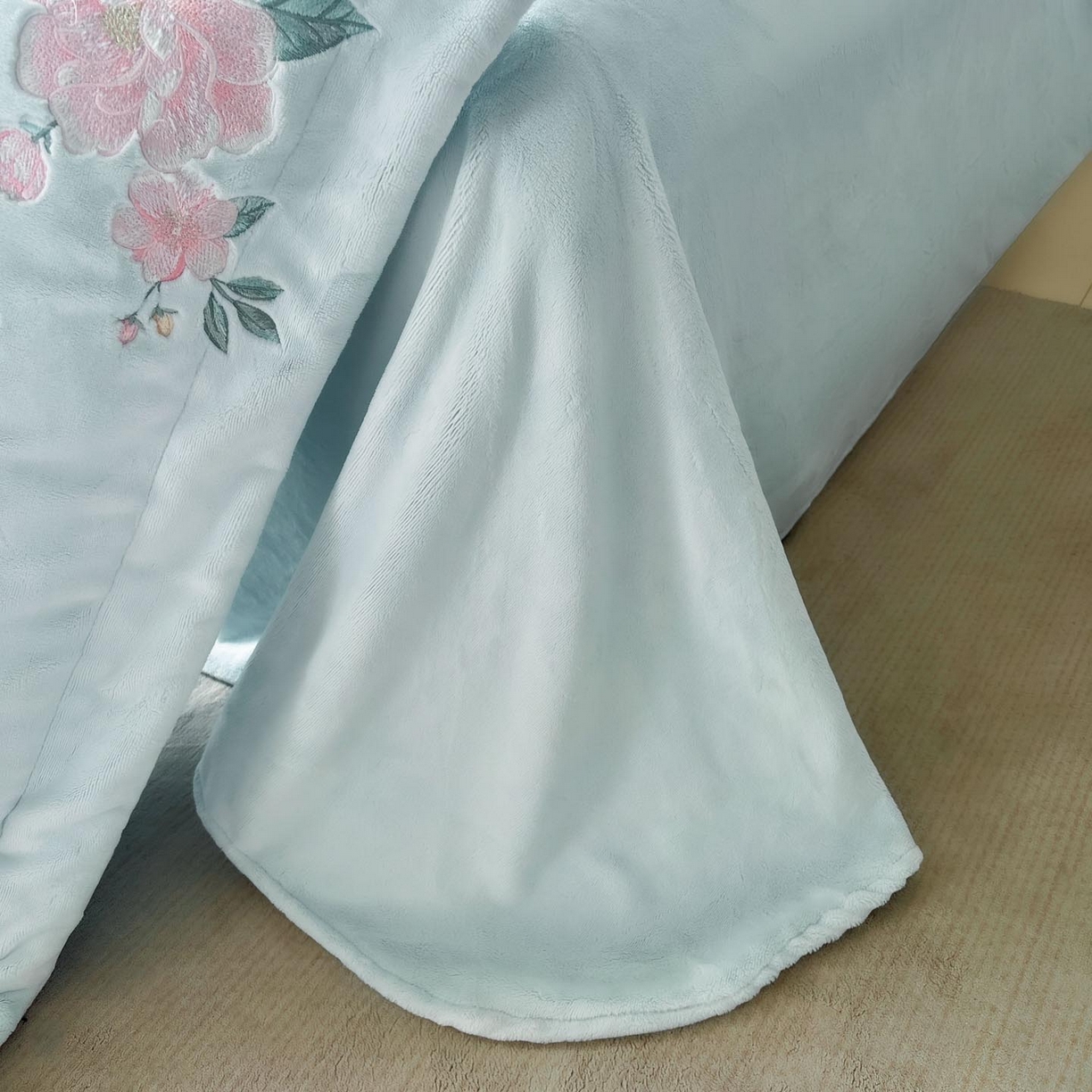 91家纺网 家纺一手货源 找家纺 （总）润锦云 2026新款牛奶绒刺绣四件套-花之韵