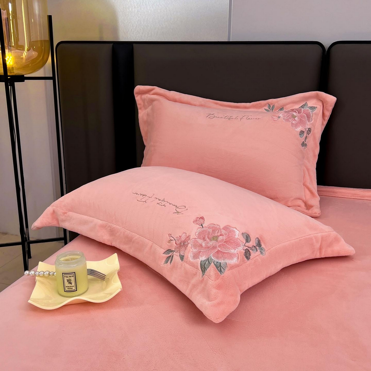 91家纺网 家纺一手货源 找家纺 润锦云 2026新款牛奶绒刺绣四件套-花之韵 花之韵-樱花粉