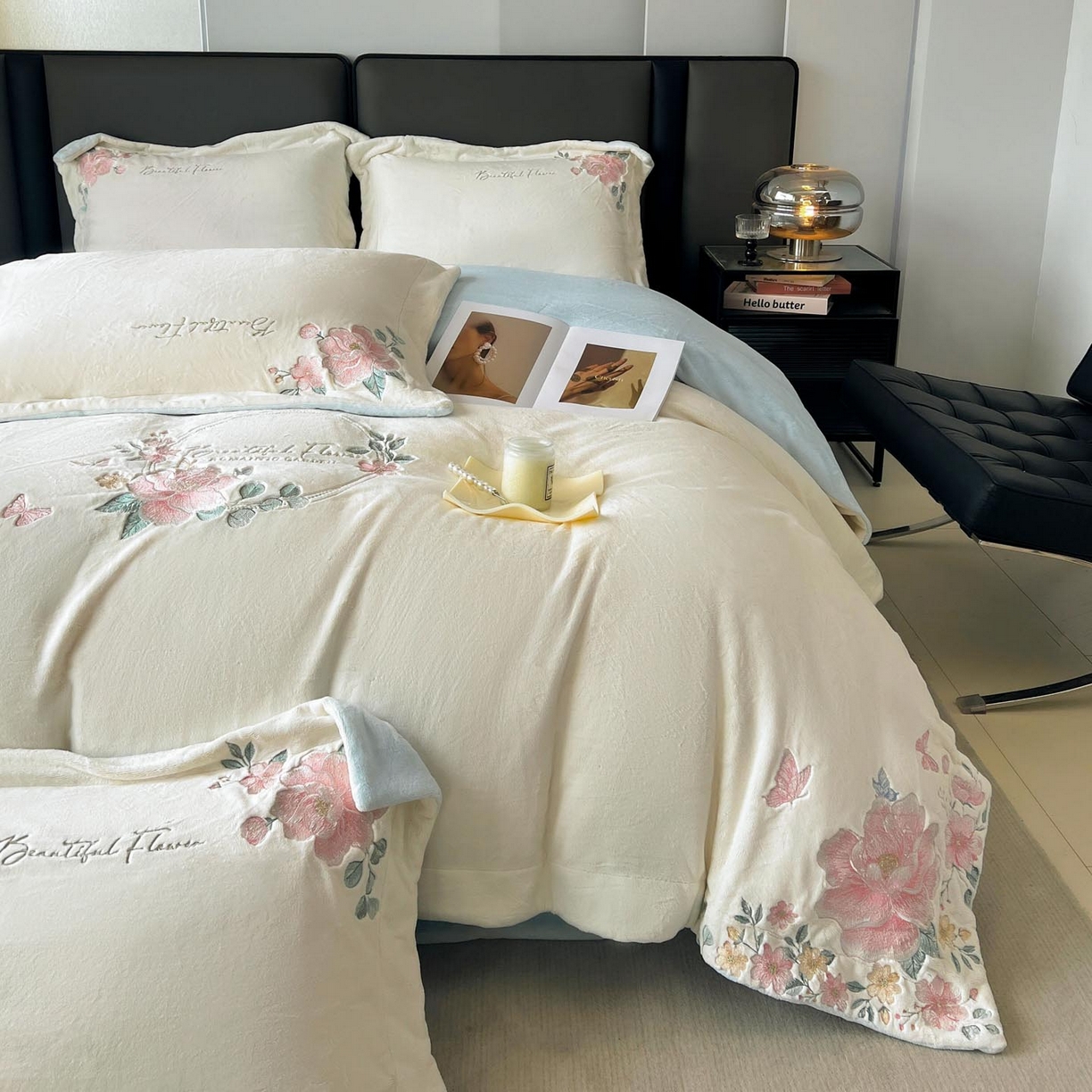 91家纺网 家纺一手货源 找家纺 润锦云 2026新款牛奶绒刺绣四件套-花之韵 花之韵-奶昔白+天空蓝