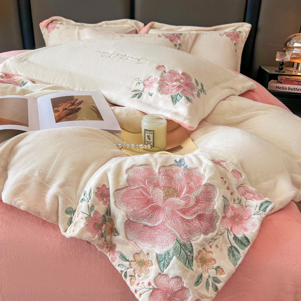 91家纺网 家纺一手货源 找家纺 润锦云 2026新款牛奶绒刺绣四件套-花之韵 花之韵-奶昔白+粉