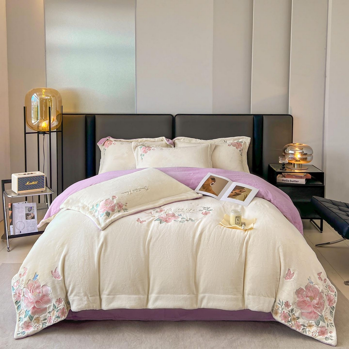 91家纺网 家纺一手货源 找家纺 润锦云 2026新款牛奶绒刺绣四件套-花之韵 花之韵-奶昔白+高贵紫