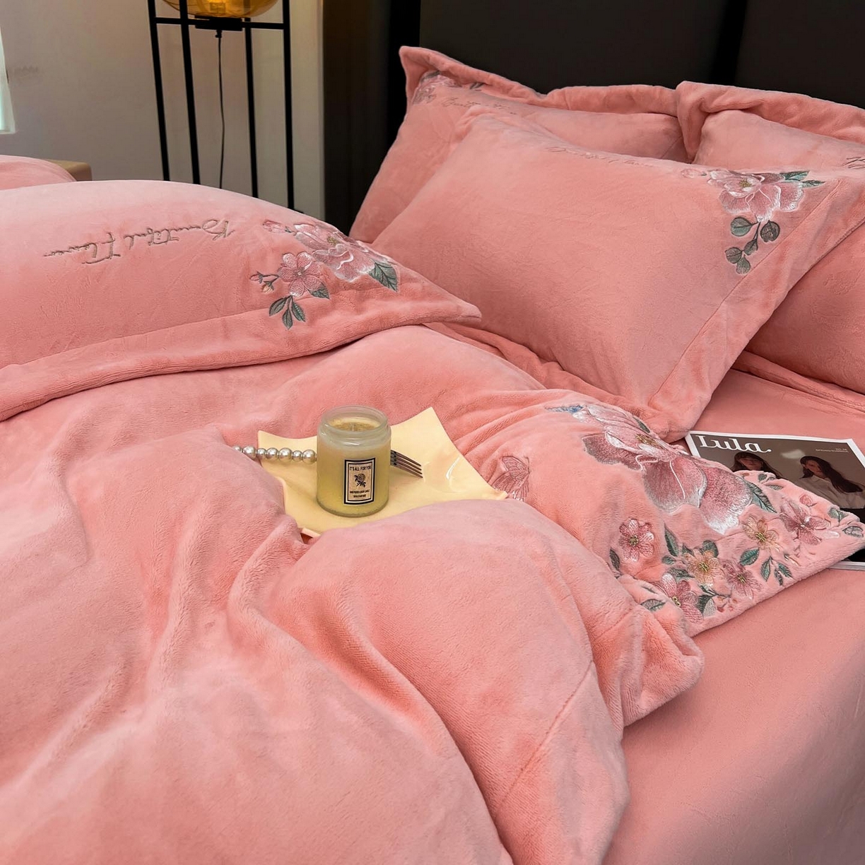 91家纺网 家纺一手货源 找家纺 润锦云 2026新款牛奶绒刺绣四件套-花之韵 花之韵-樱花粉