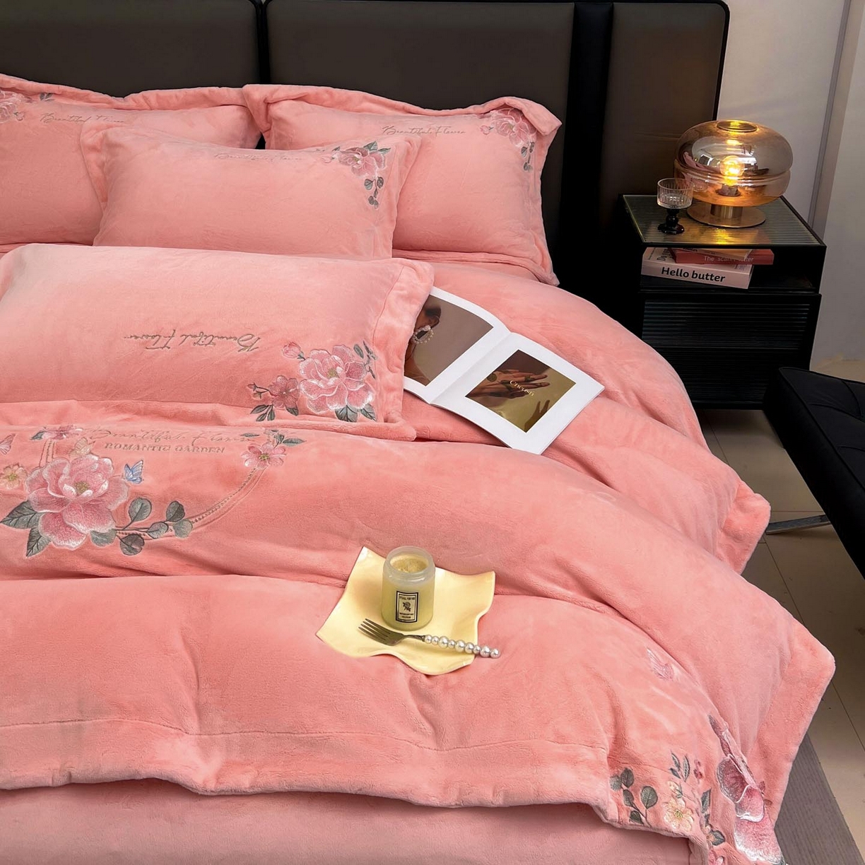 91家纺网 家纺一手货源 找家纺 润锦云 2026新款牛奶绒刺绣四件套-花之韵 花之韵-樱花粉