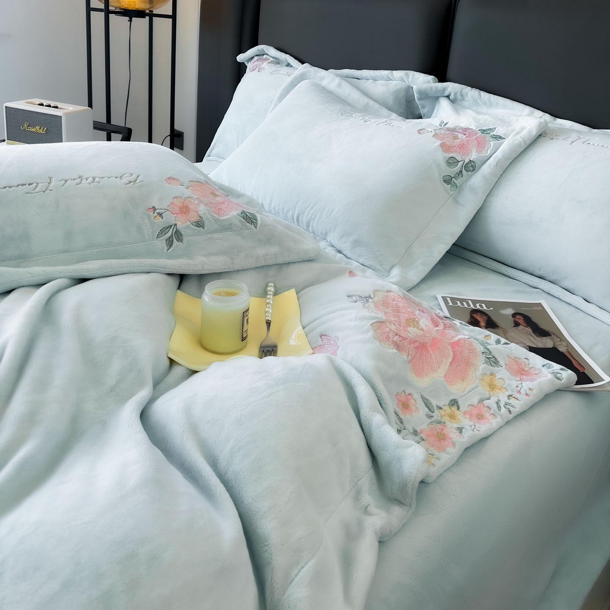 91家纺网 家纺一手货源 找家纺 润锦云 2026新款牛奶绒刺绣四件套-花之韵 花之韵-天空蓝