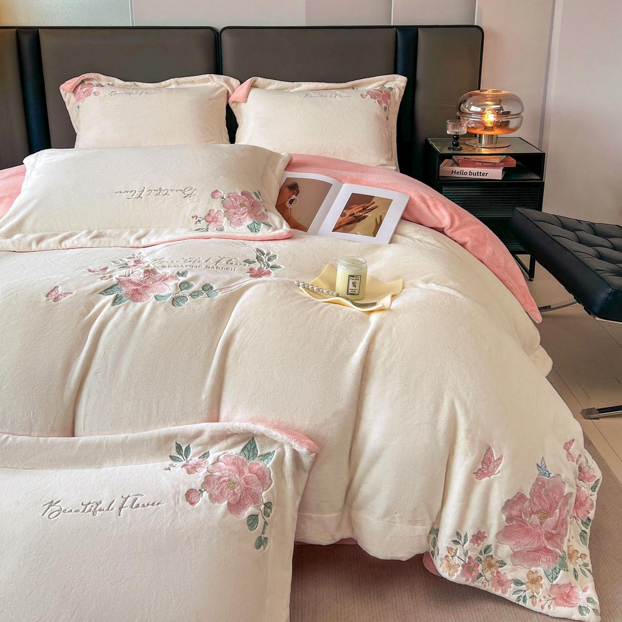 91家纺网 家纺一手货源 找家纺 润锦云 2026新款牛奶绒刺绣四件套-花之韵 花之韵-奶昔白+粉