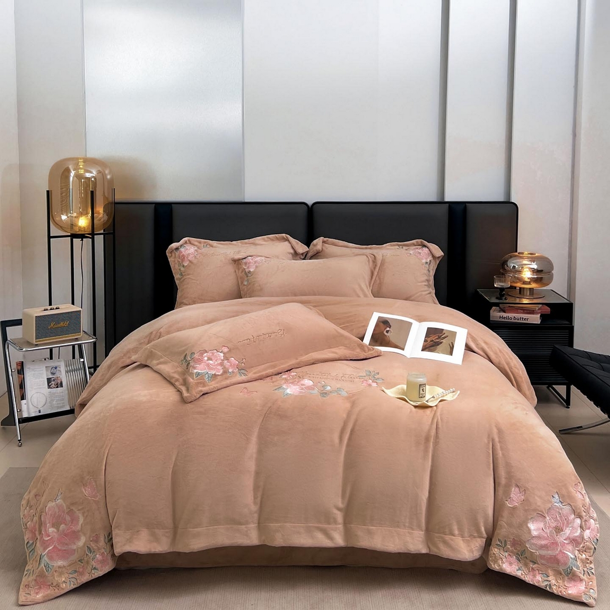 91家纺网 家纺一手货源 找家纺 润锦云 2026新款牛奶绒刺绣四件套-花之韵 花之韵-摩卡棕