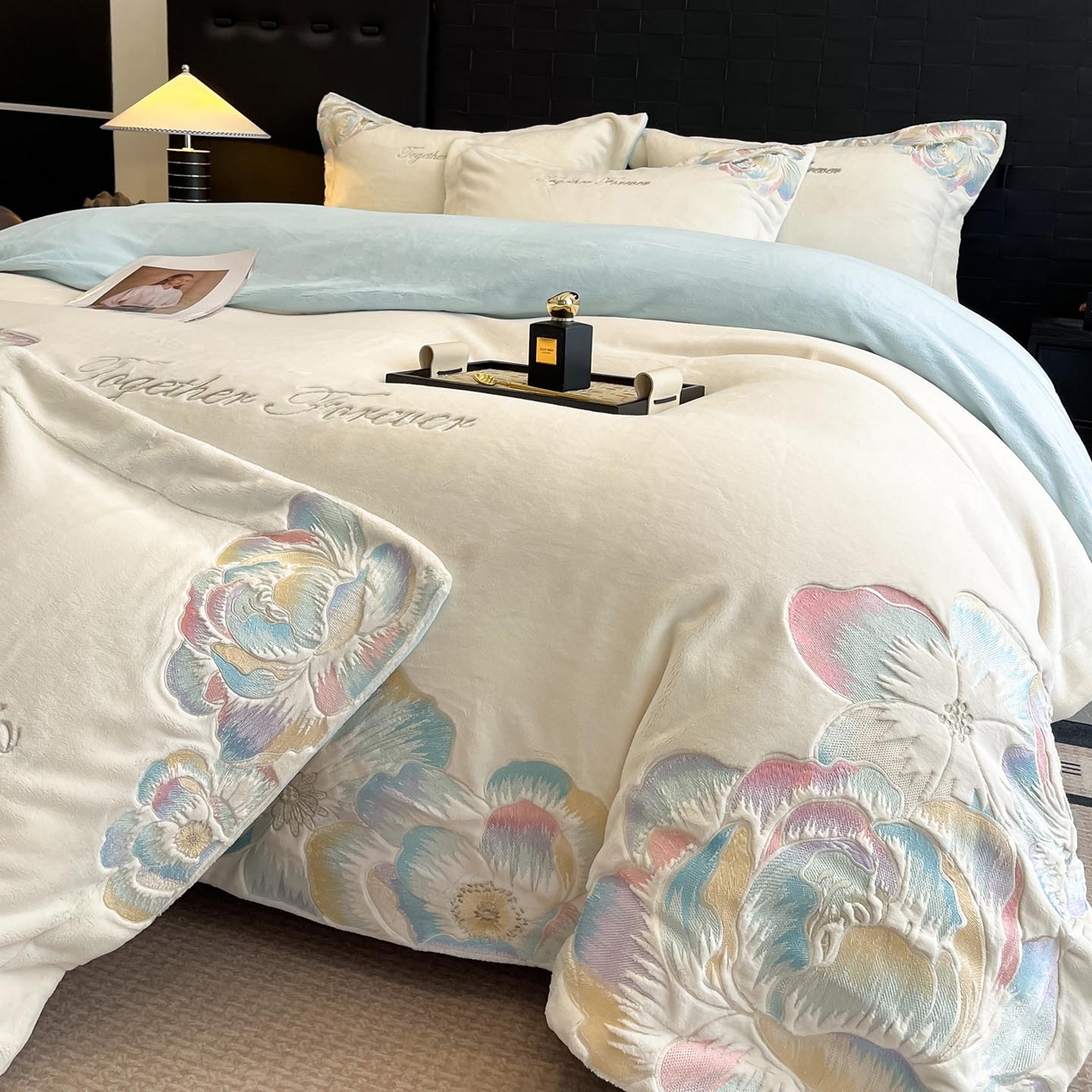 91家纺网 家纺一手货源 找家纺 （总）润锦云 2026新款大热款220克全消光刺绣牛奶绒四件套-向阳花开