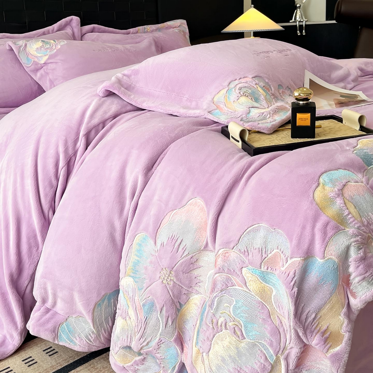 91家纺网 家纺一手货源 找家纺 （总）润锦云 2026新款大热款220克全消光刺绣牛奶绒四件套-向阳花开