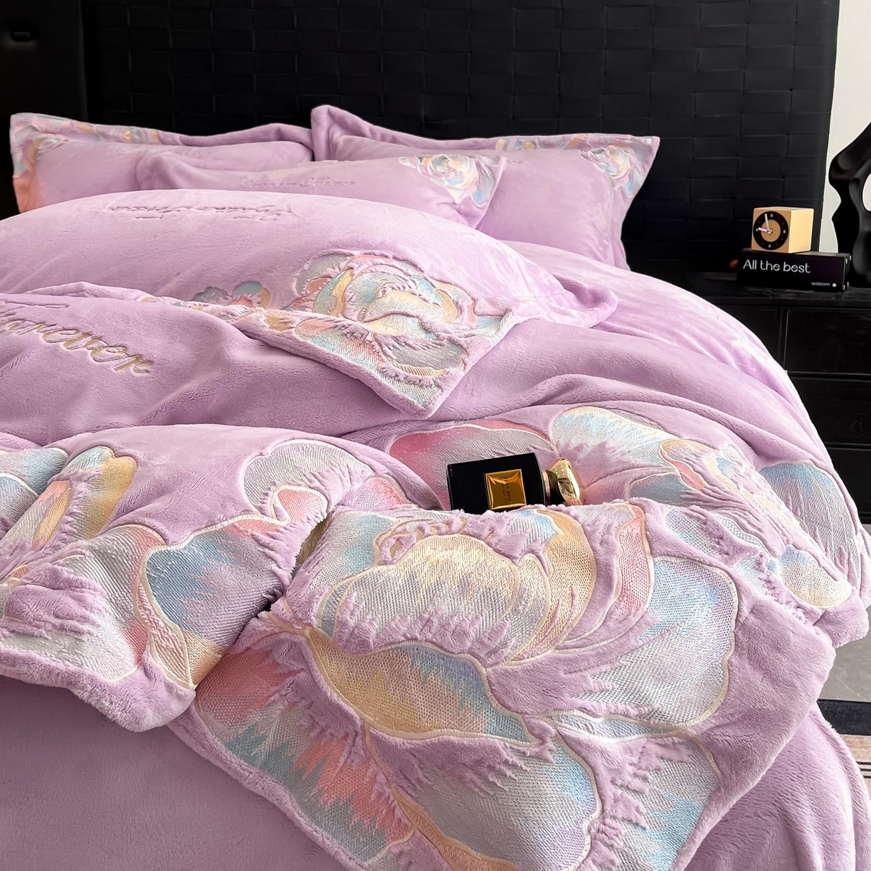 91家纺网 家纺一手货源 找家纺 （总）润锦云 2026新款大热款220克全消光刺绣牛奶绒四件套-向阳花开