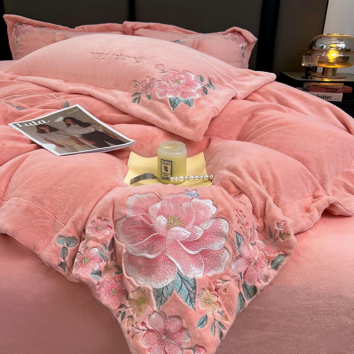 91家纺网 家纺一手货源 找家纺 润锦云 2026新款牛奶绒刺绣四件套-花之韵 花之韵-樱花粉