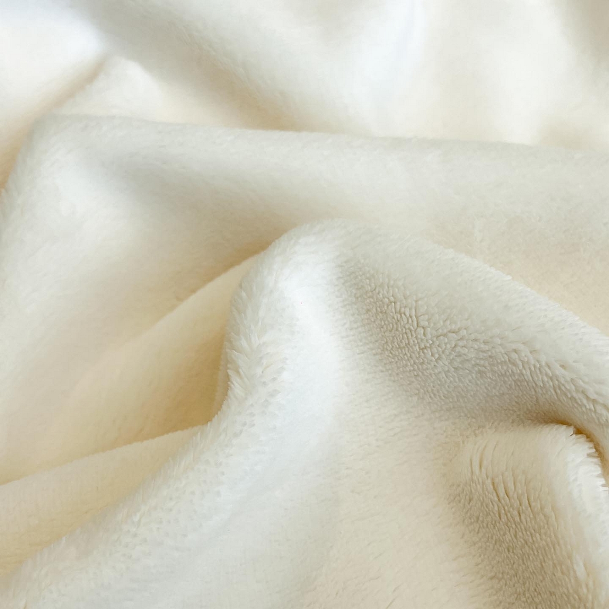 91家纺网 家纺一手货源 找家纺 润锦云 2026新款大热款220克全消光刺绣牛奶绒四件套-向阳花开 向阳花开-奶昔白+天空蓝