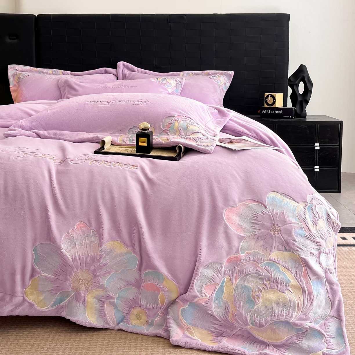 91家纺网 家纺一手货源 找家纺 润锦云 2026新款大热款220克全消光刺绣牛奶绒四件套-向阳花开 向阳花开-高贵紫