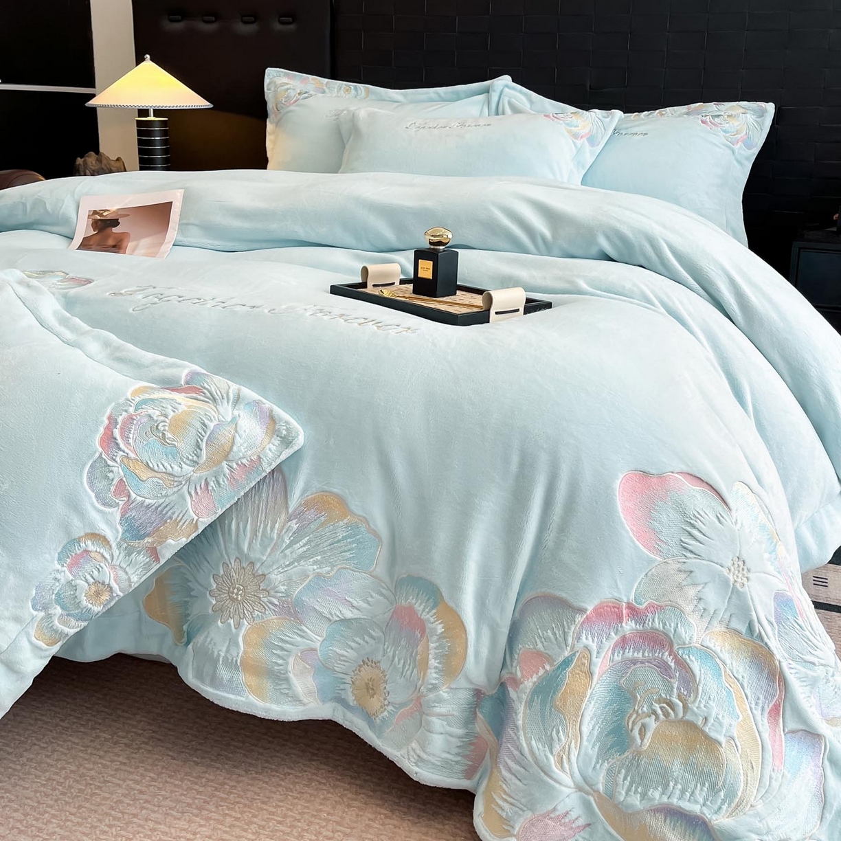 润锦云 2026新款大热款220克全消光刺绣牛奶绒四件套-向阳花开 向阳花开-天空蓝