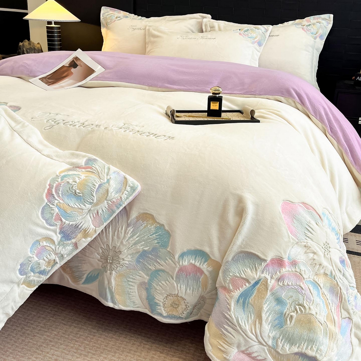 润锦云 2026新款大热款220克全消光刺绣牛奶绒四件套-向阳花开 向阳花开-奶昔白+高贵紫