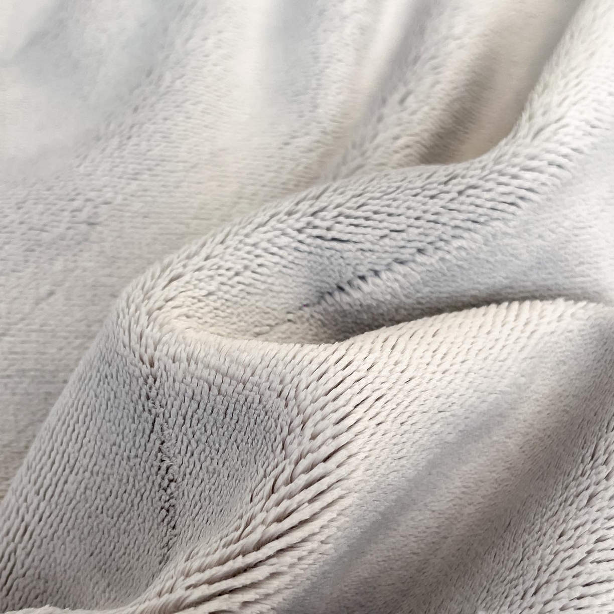 91家纺网 家纺一手货源 找家纺 润锦云 2026新款大热款220克全消光刺绣牛奶绒四件套-向阳花开 向阳花开-香草灰