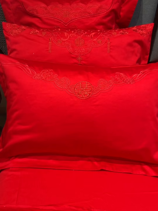 91家纺网 家纺一手货源 找家纺 润锦云 2026新款150克高克重中式婚庆款高支高密重工刺绣四件套 龙凤情缘--红色