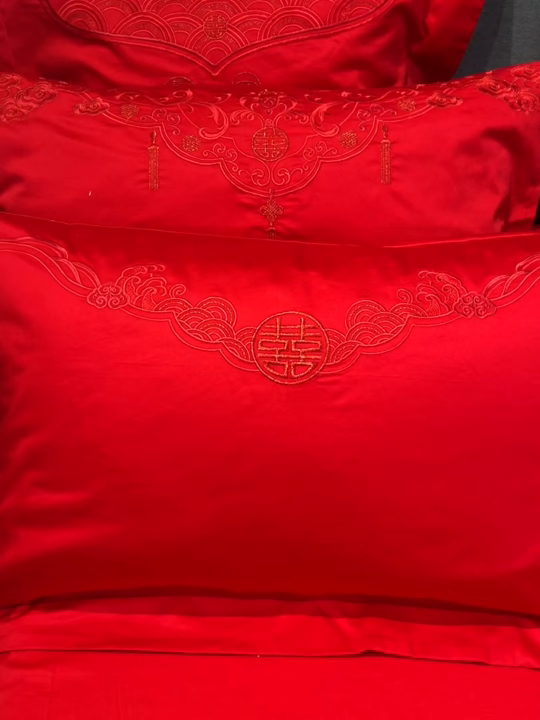 91家纺网 家纺一手货源 找家纺 润锦云 2026新款150克高克重中式婚庆款高支高密重工刺绣四件套 祥龙喜凤--红