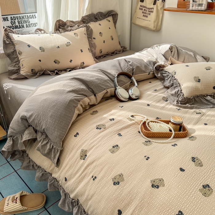 91家纺网 家纺一手货源 找家纺 2026新款泡芙纱花边四件套 咖啡小猫