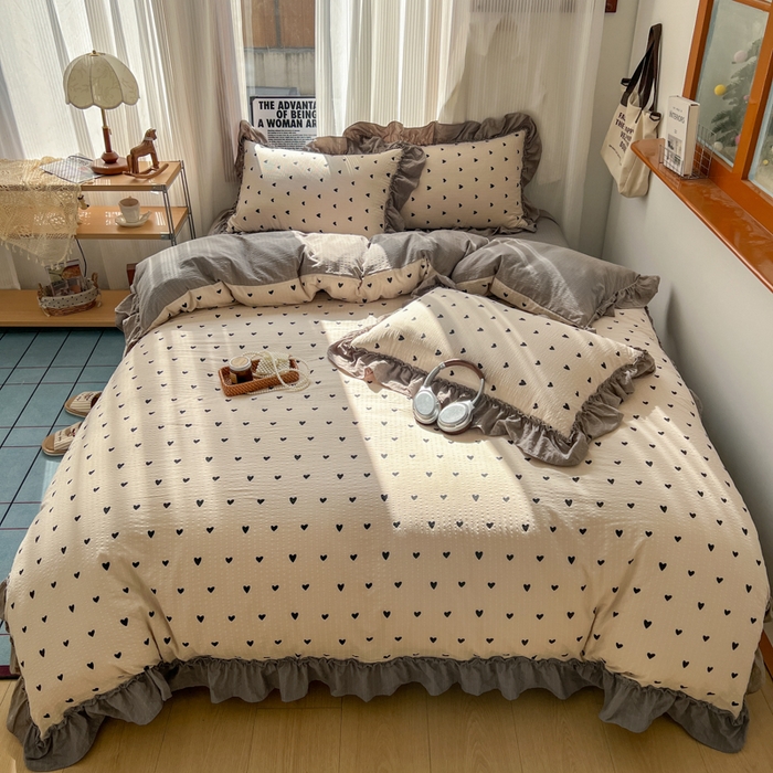 91家纺网 家纺一手货源 找家纺 2026新款泡芙纱花边四件套 咖爱心