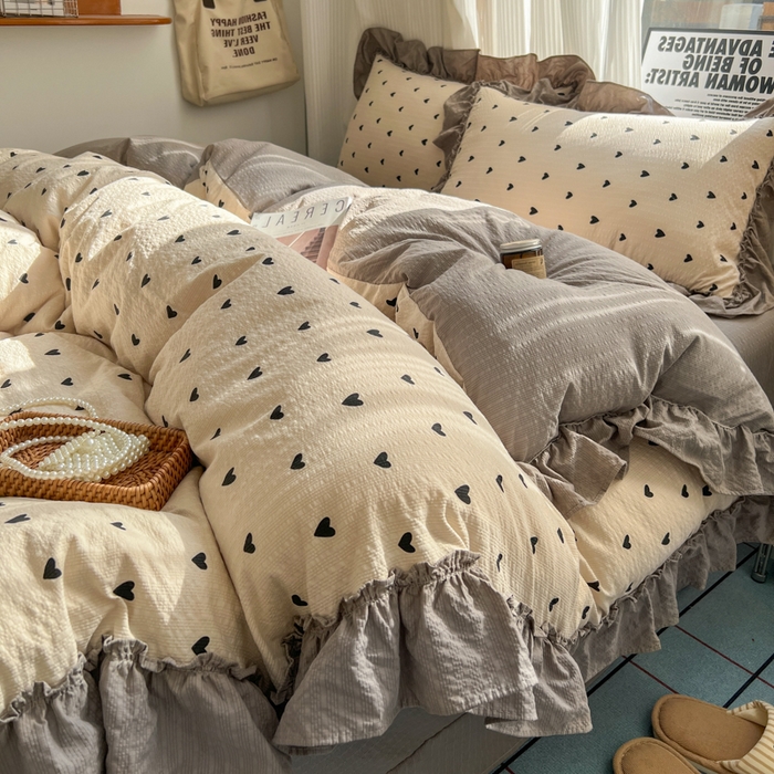 91家纺网 家纺一手货源 找家纺 2026新款泡芙纱花边四件套 咖爱心