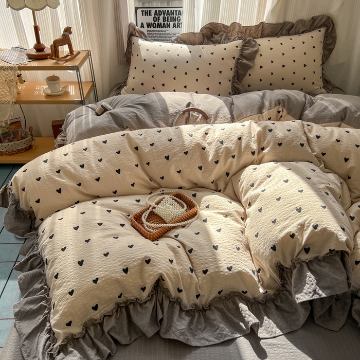 91家纺网 家纺一手货源 找家纺 2026新款泡芙纱花边四件套 咖爱心