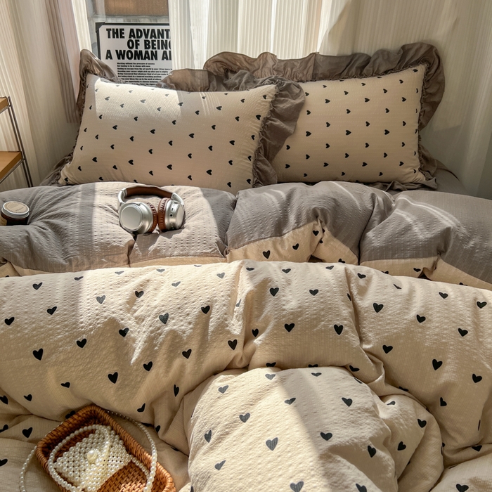 91家纺网 家纺一手货源 找家纺 2026新款泡芙纱花边四件套 咖爱心