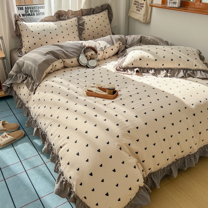 91家纺网 家纺一手货源 找家纺 2026新款泡芙纱花边四件套 咖爱心