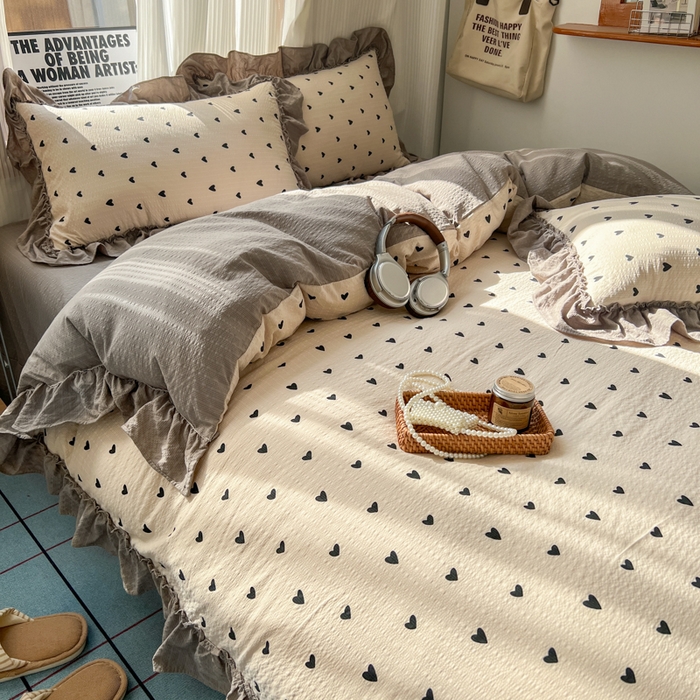 91家纺网 家纺一手货源 找家纺 2026新款泡芙纱花边四件套 咖爱心