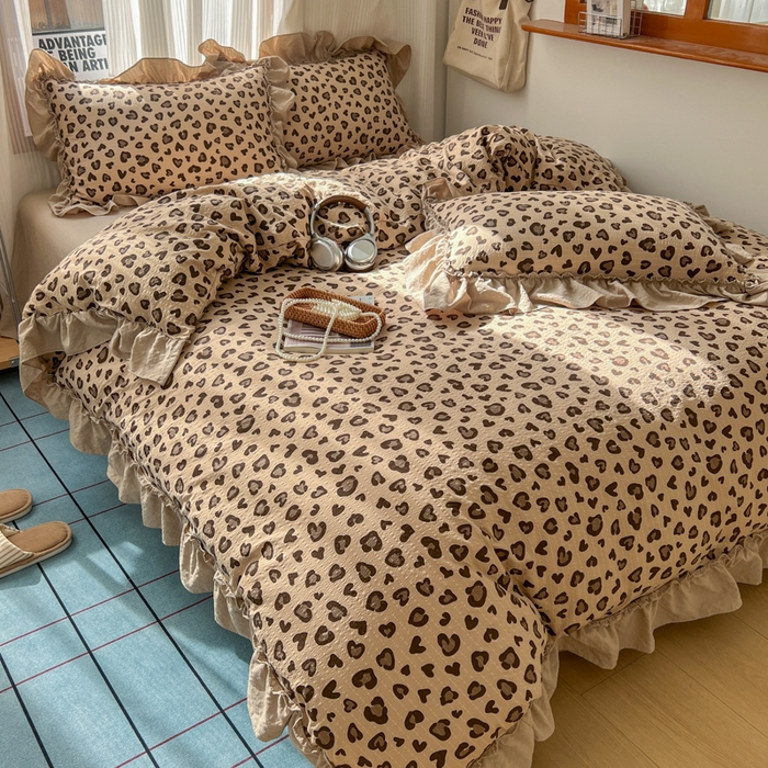 91家纺网 家纺一手货源 找家纺 2026新款泡芙纱花边四件套 咖豹纹