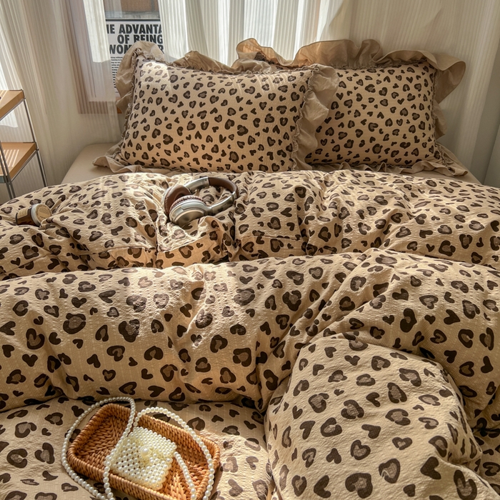 91家纺网 家纺一手货源 找家纺 2026新款泡芙纱花边四件套 咖豹纹