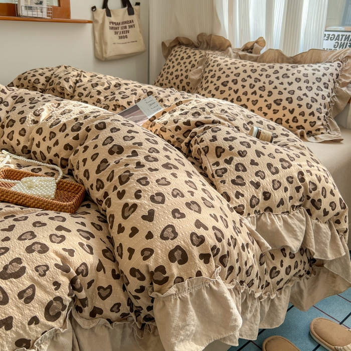 91家纺网 家纺一手货源 找家纺 2026新款泡芙纱花边四件套 咖豹纹