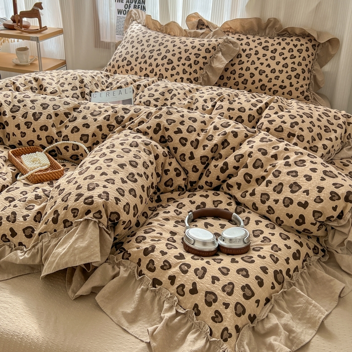 91家纺网 家纺一手货源 找家纺 2026新款泡芙纱花边四件套 咖豹纹