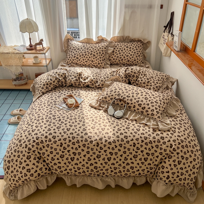 91家纺网 家纺一手货源 找家纺 2026新款泡芙纱花边四件套 咖豹纹