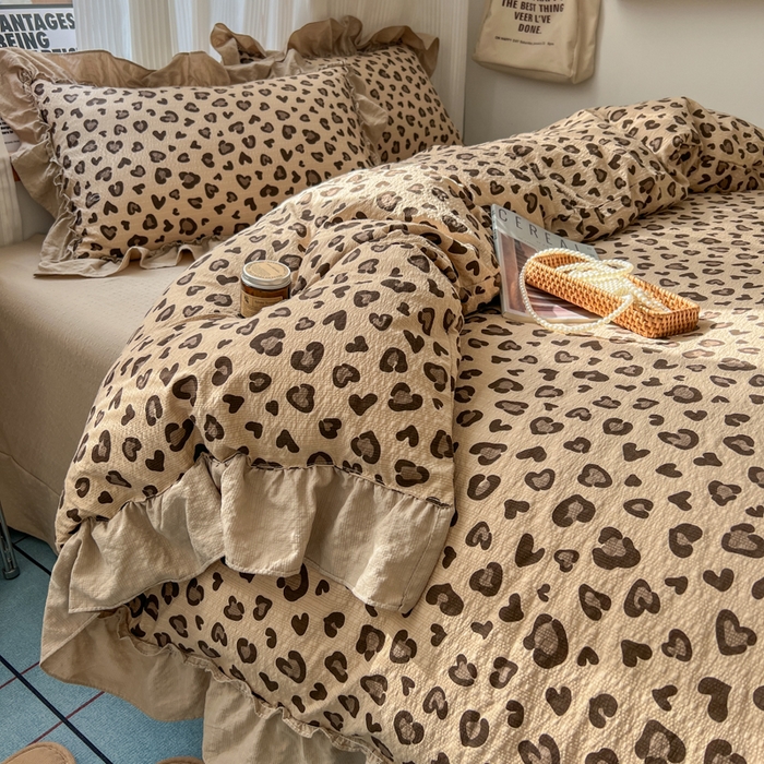 91家纺网 家纺一手货源 找家纺 2026新款泡芙纱花边四件套 咖豹纹